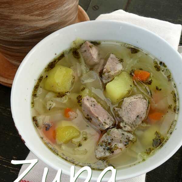 Zupa z kapusty, ziemniaków i białej kiełbasy