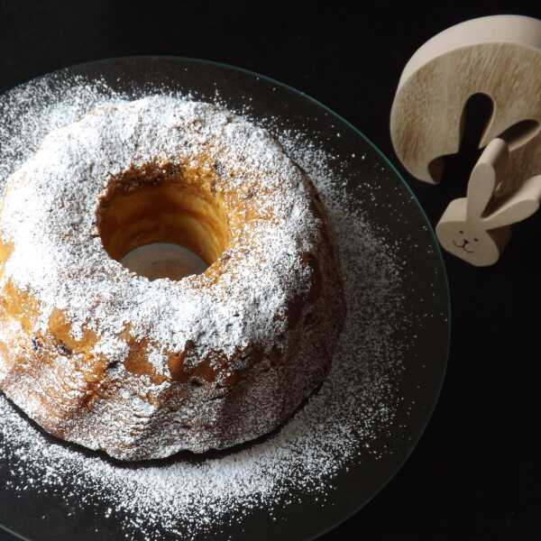 Babka na oleju rzepakowym z wianuszkiem z rodzynkowo pomarańczowym 