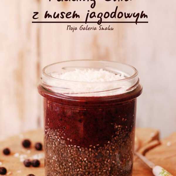 Pudding chia z musem jagodowym