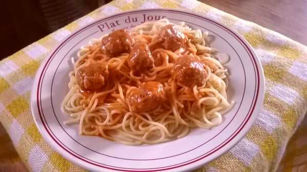 Spaghetti z pulpecikami