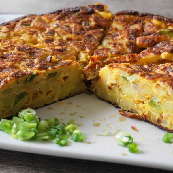 Hiszpański omlet ziemniaczany - tortilla de patatas 