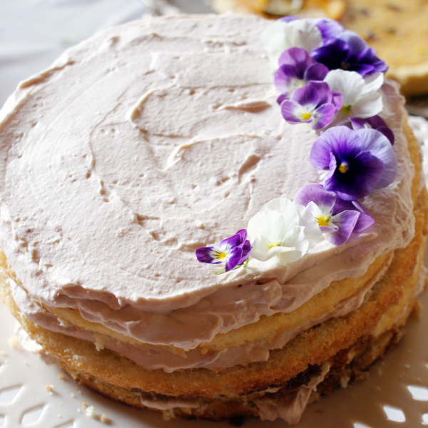 Naked cake - tort truskawkowy
