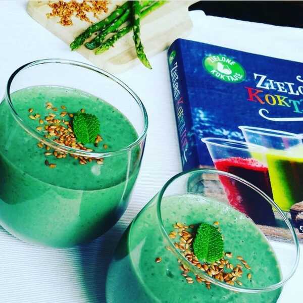 Szparagi + mięta + spirulina + banan + woda kokosowa + sezam