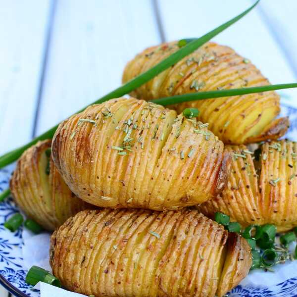 Ziemniaki Hasselback 