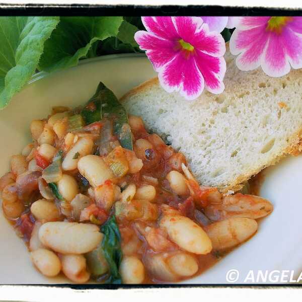 Biała fasola z selerem naciowym - Cannellini Beans With Celery - Cannellini con sedano