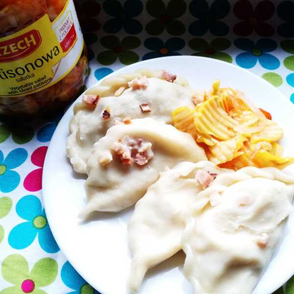 Pierogi z mięsem z kurczaka i pieczarkami 