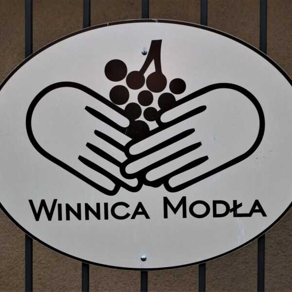 Enoturystyka na dwóch kółkach: Winnica Modła