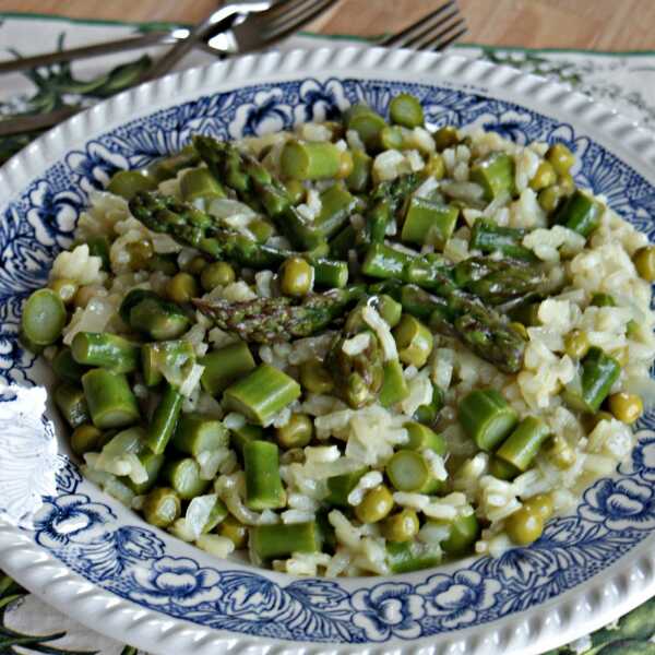 Kremowe Risotto ze szparagami i zielonym groszkiem