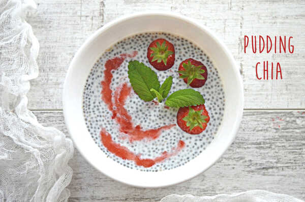 Super prosty pudding chia z truskawkami