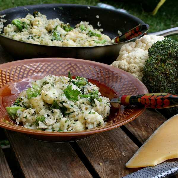 Risotto z chrupiącym kalafiorem i brokułem