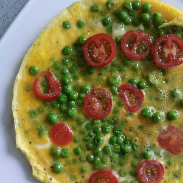 Omlet z zielonym groszkiem