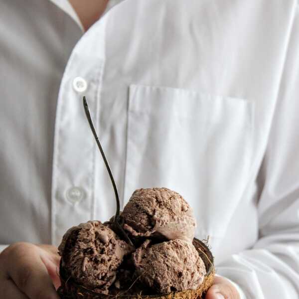 Ice cream o'clock- Lody z kakao i miękkimi ciasteczkami brownie
