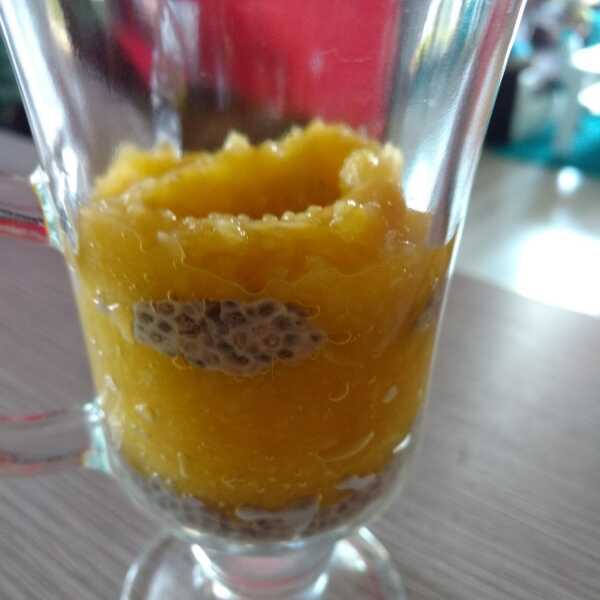 232. Puddimg z nasionami chia i mango