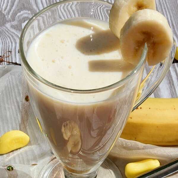 Mleczny shake bananowo-waniliowy