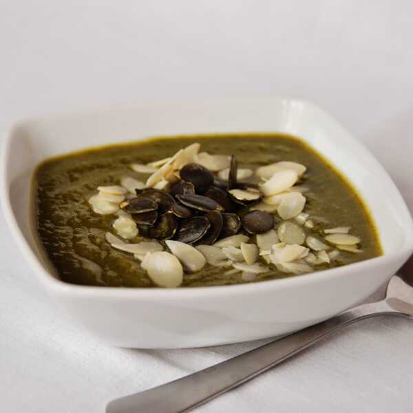 Zupa z zielonego groszku i szpinaku