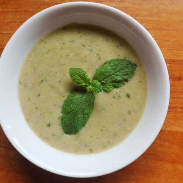 Zielona zupa krem z bobu