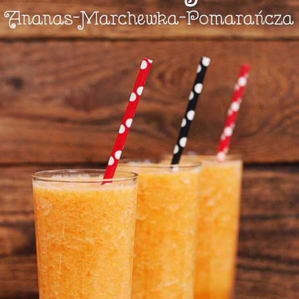 Koktajl ananas-marchewka-pomarańcza