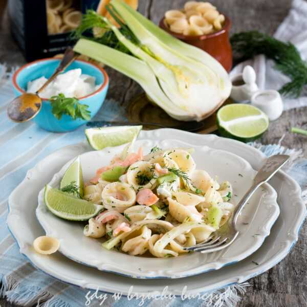 Makaron orecchiette z fenkułem, wędzonym łososiem i mascarpone