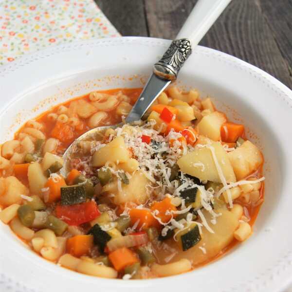 Włoska zupa minestrone