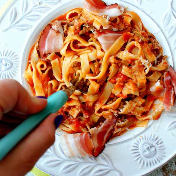 Tagliatelle – ragu i speck