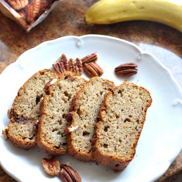 Chlebek bananowy ze słonecznikiem, daktylami i earl grey