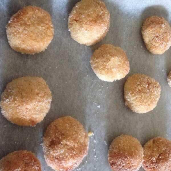 Soft lemon amaretti