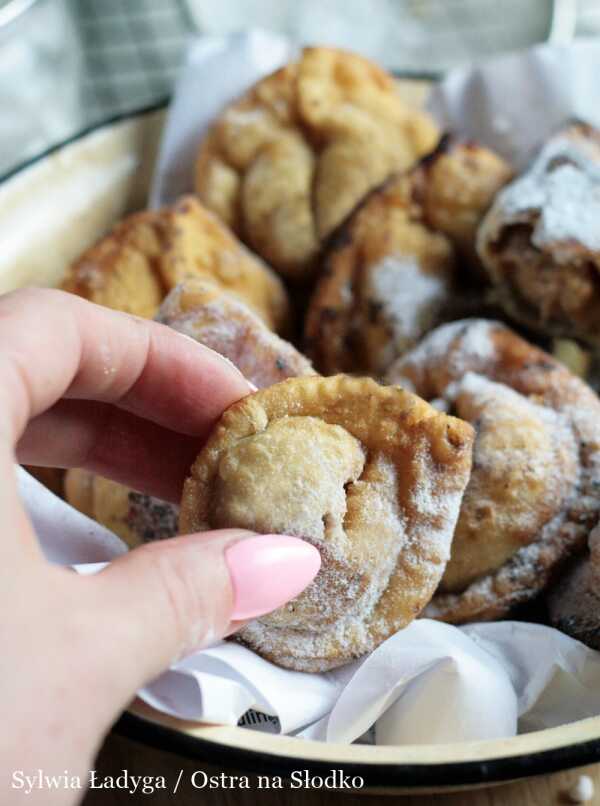 SMAŻONE PIEROŻKI Z MASŁEM ORZECHOWYM