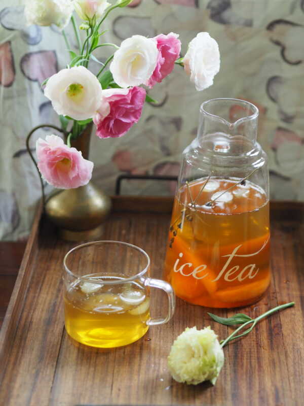 Mrożona zielona herbata z melonem i kwiatami lawendy. Napój na lato!