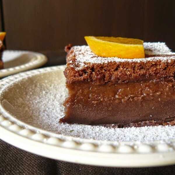 Magiczne ciasto czekoladowe z nutką pomarańczy