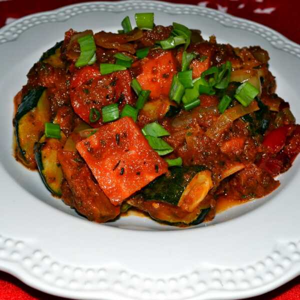 Tawa vegetables - warzywa w indyjskich przyprawach w sosie pomidorowym
