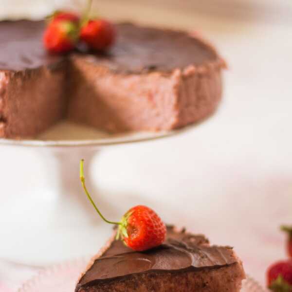 Truskawkowy jagielnik z czekoladą (bez glutenu, cukru i tłuszczu) // strawberry vegan millet 'cheesecake' with chocolate (gluten, sugar and fat free)