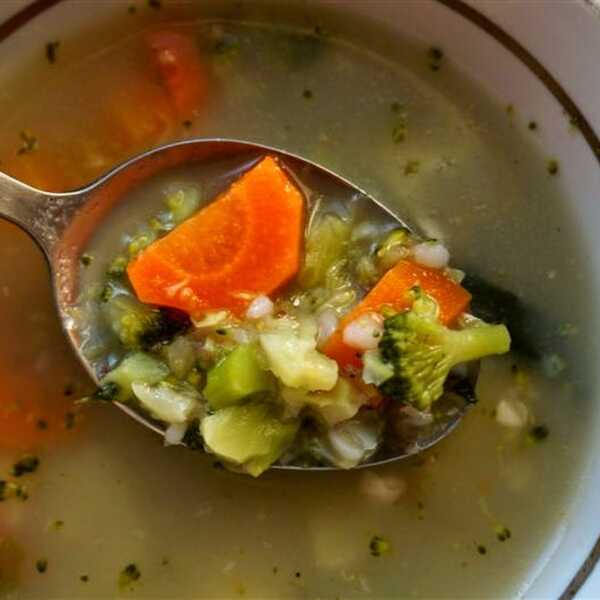 Zupa brokułowa z niepaloną kaszą gryczaną
