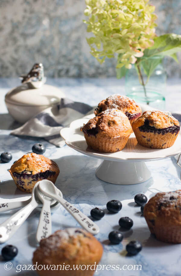 Muffiny na maślance z borówkami amerykańskimi