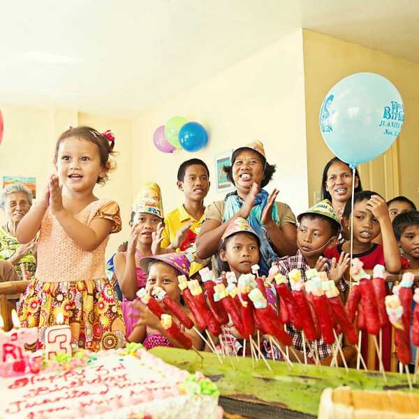 Zdjęcia z urodzin Juanity - córki DenDen i Grocha z Marikabanu