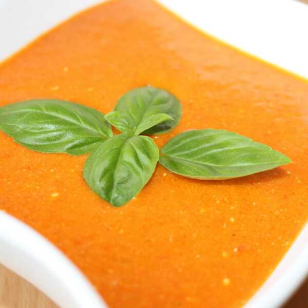 Zupa krem z pieczonej czerwonej papryki