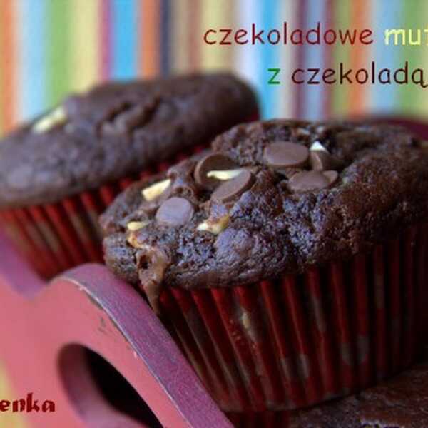 Czekoladowe muffiny z czekoladą - co innego na jesienną słotę