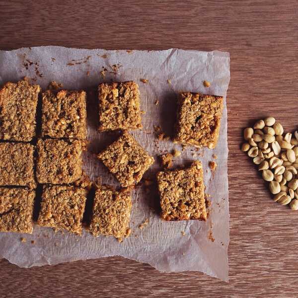 Krajanka z masłem orzechowym (bez glutenu i laktozy).