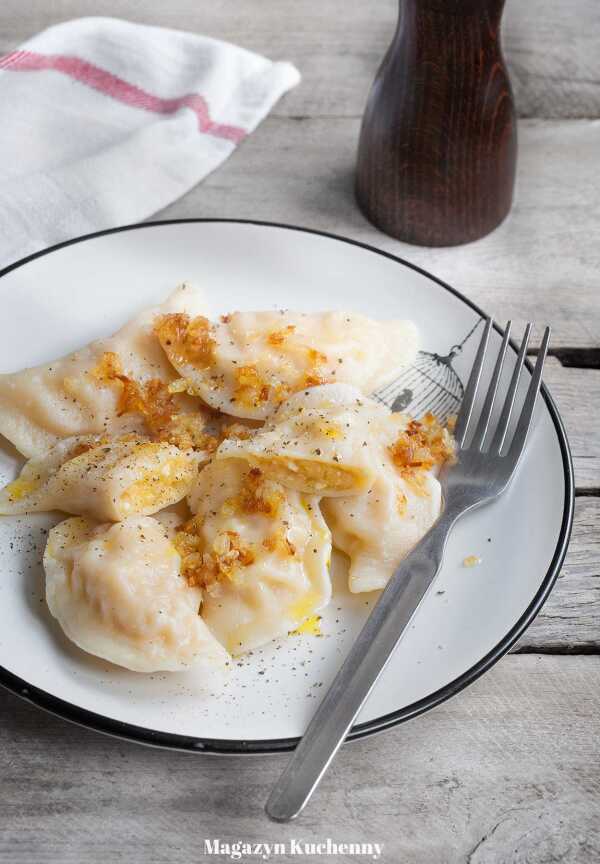 Pierogi ruskie – pierogi z ziemniakami i twarogiem