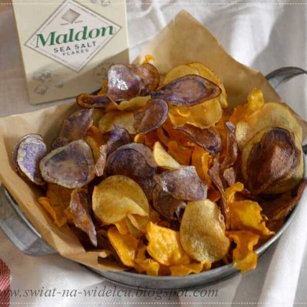 Chipsy z kolorowych ziemniaków