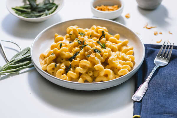 One Pot Creamy Pumpkin Mac and Cheese Recipe