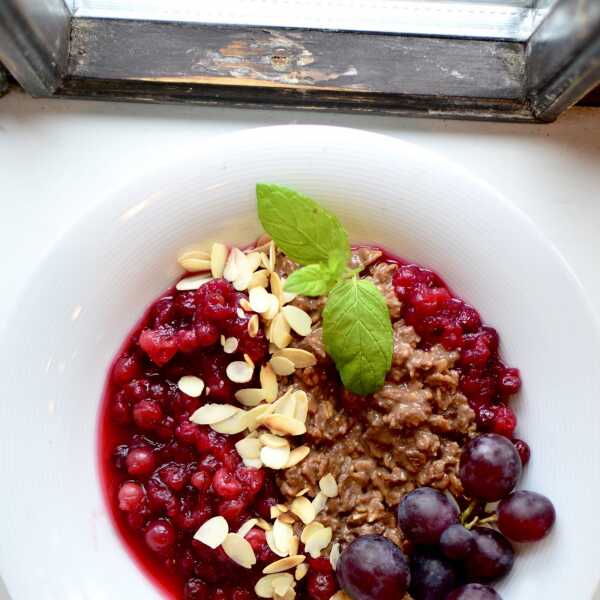 Czekoladowa owsianka z żurawinką 