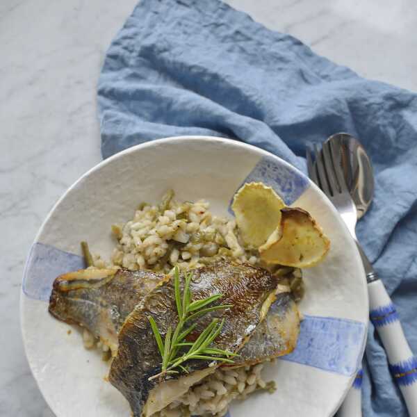 Risotto z zieloną fasolą szparagową podane ze smażonym mintajem!