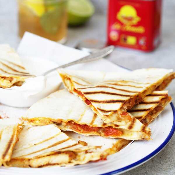 QUESADILLA Z KURCZAKIEM