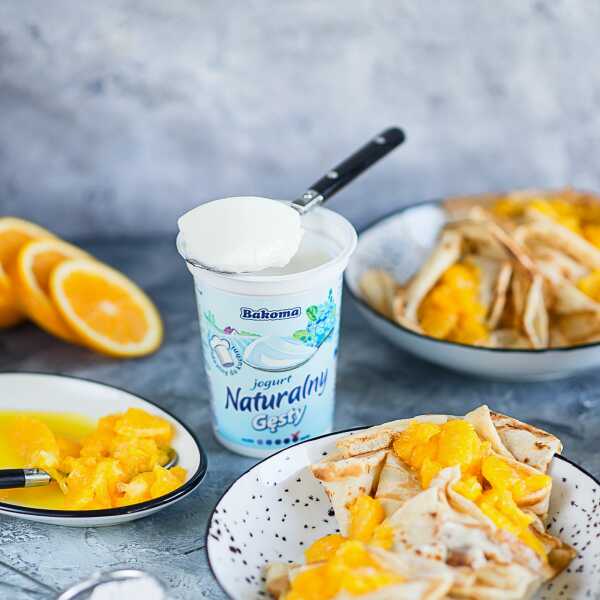 Naleśniki z karmelizowanymi pomarańczami i jogurtem Naturalnym Gęstym Bakoma