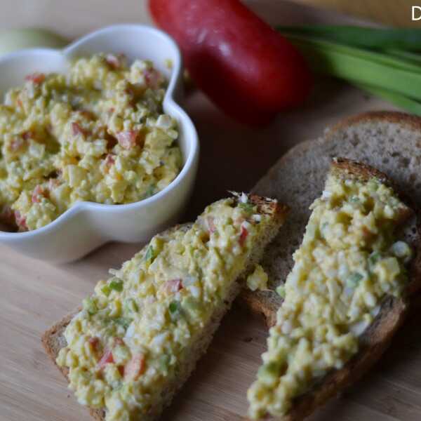 Pasta z awokado i szczypiorkiem