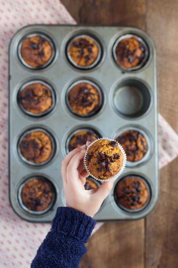 Dyniowe muffinki z płatków owsianych z dodatkiem czekolady