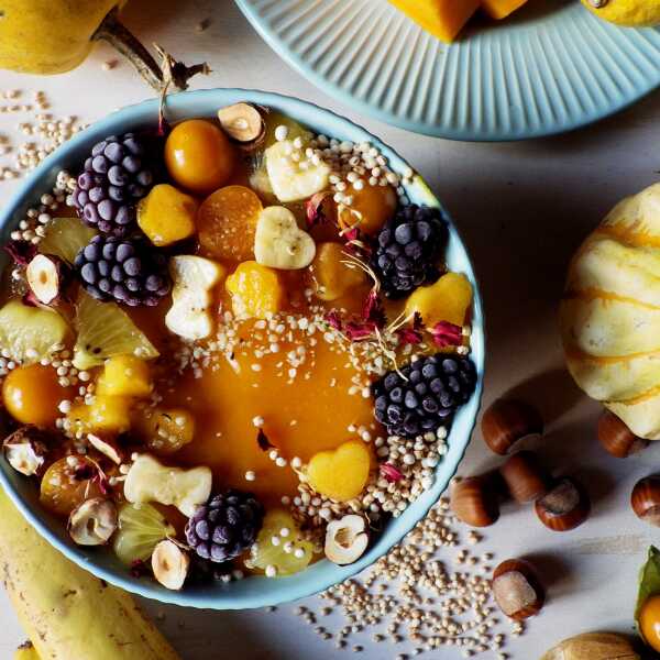 Smoothie bowl w kolorach jesieni