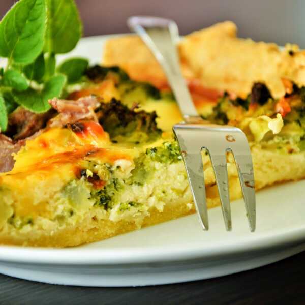 Ciasto brokułowe czyli tarta z brokułami na obiad, na kolację na śniadanie i na każde inne danie:)