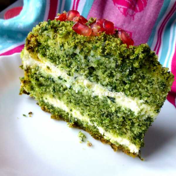 Tort szpinakowy - ciasto leśny mech