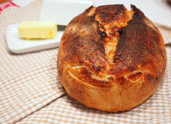 Tartine bread – przepis na chleb pszenny na zakwasie